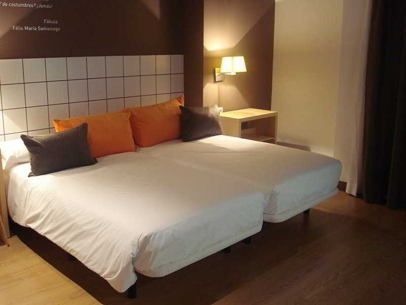 Ele Hotelandgo Arasur Miranda de Ebro Esterno foto